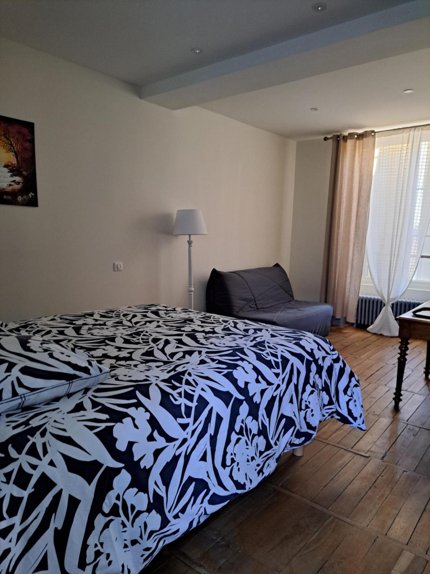 Au P'Tit Gueul'Ton Bed and Breakfast Les Aix-d'Angillon Buitenkant foto